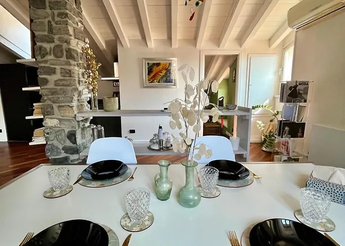 Apartment Vanessa's Art Rooftop Como